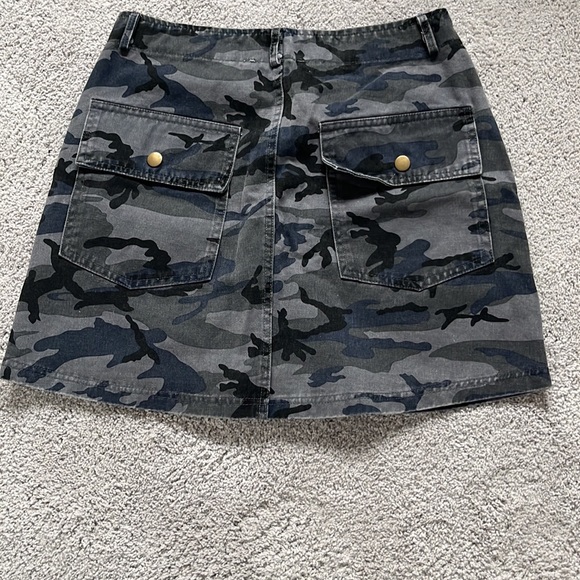Camo Jean skirt - Picture 2 of 2